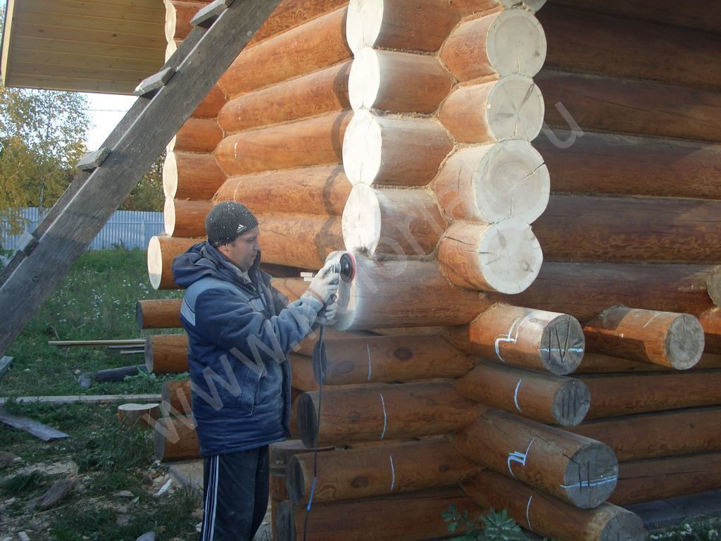 шлифовка сруба | ЛУЧШИЕ антисептики и пропитки. ФОТО комплексной защиты  сруба. Как защитить сруб от растрескивания. Защитить торцы бревен от  трещин. Антисептики для защиты домов. Антисептики для защиты срубов. Чем  обработать сруб